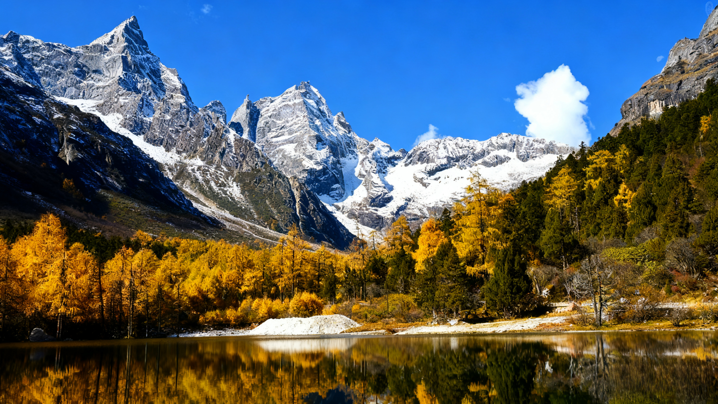 九寨溝其負氧離子含量極為豐富，高出平原地區上百倍，有“天然氧吧”之稱