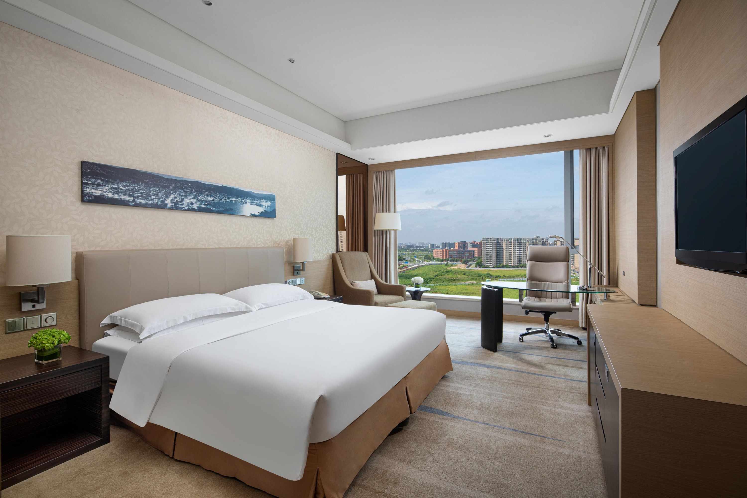 CROWNE PLAZA