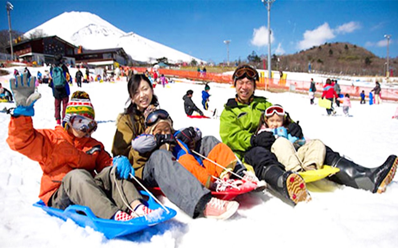 [Winter Limited] Mt. Fuji Yeti Skiing or Izu Strawberry Picking Day Trip | Choose between two itineraries | Departure from Tokyo