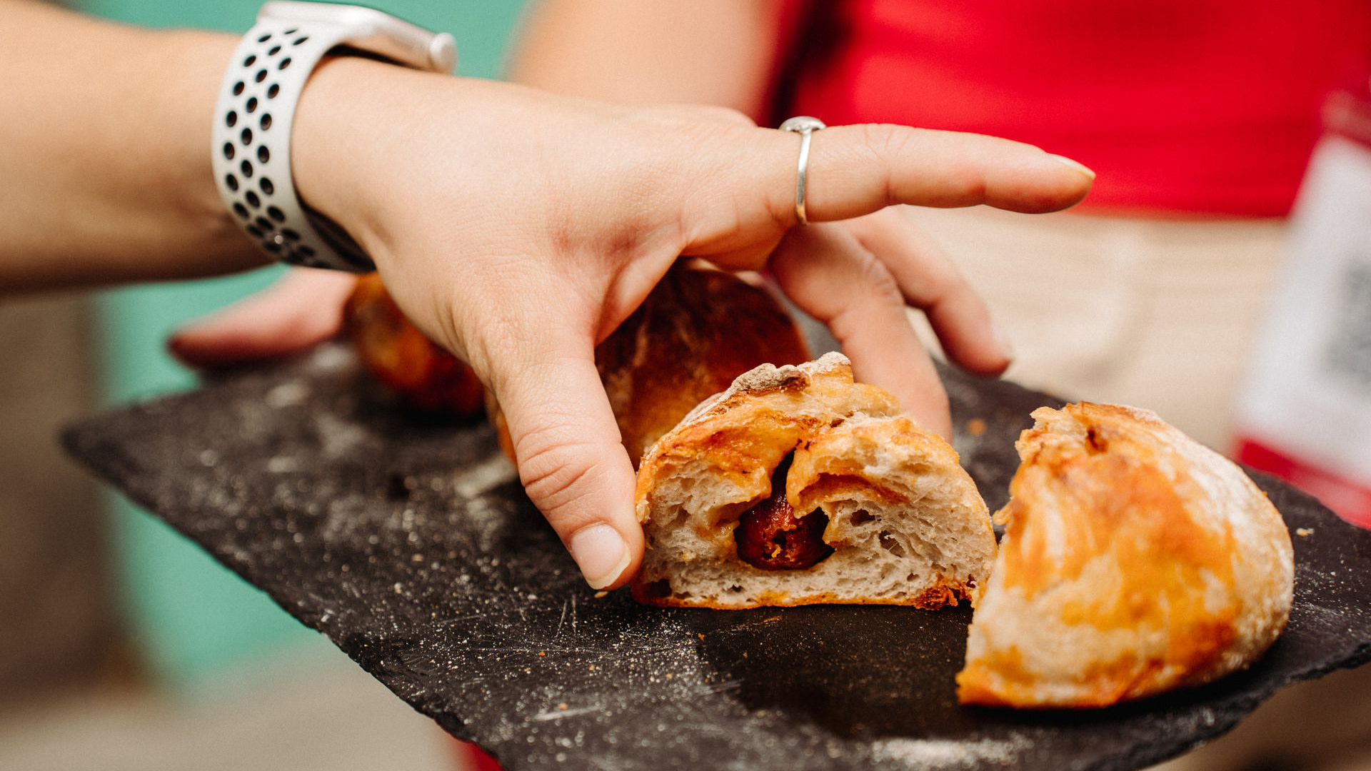 在馬德里一家迷人的麵包店品嚐美味的傳統糕點！