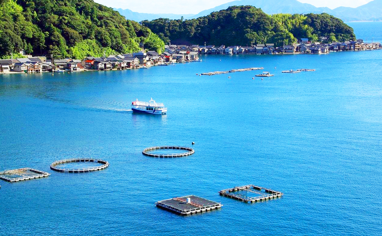 [Secret Place in Kyoto] Amanohashidate Spectacular View + Ine Funaya Fishing Port + Funaya Day + Miyama Gassho Village Thatched House Tour (Depart from Osaka)