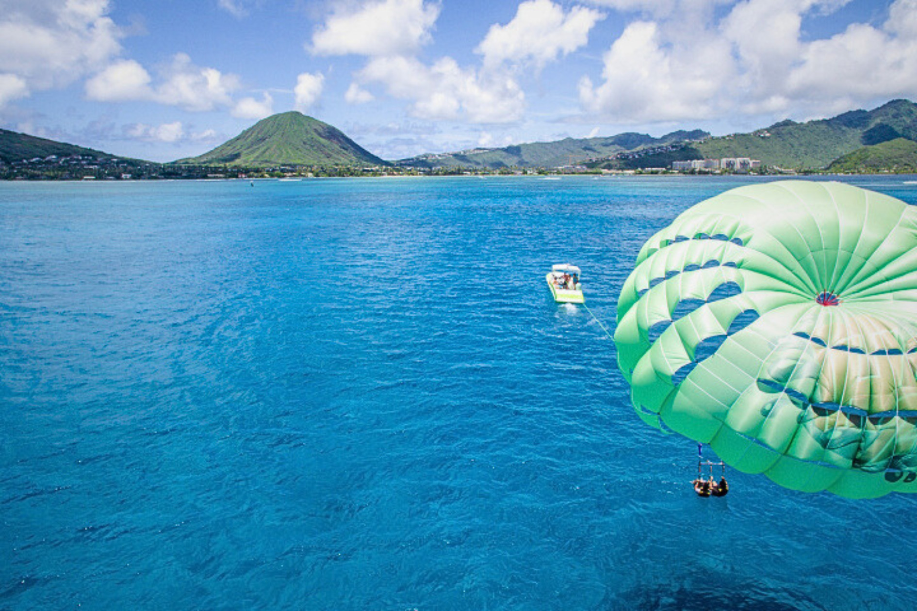 Parasailing in Oahu