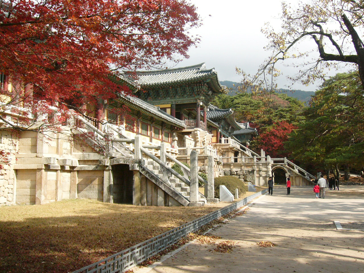 日本語ツアー＃世界遺産の街！慶州３大世界遺産巡り「石窟庵＆仏国寺・大陵苑（天馬塚）と瞻星台・良洞村」+ 韓定食ランチ＜1日／送迎付＞