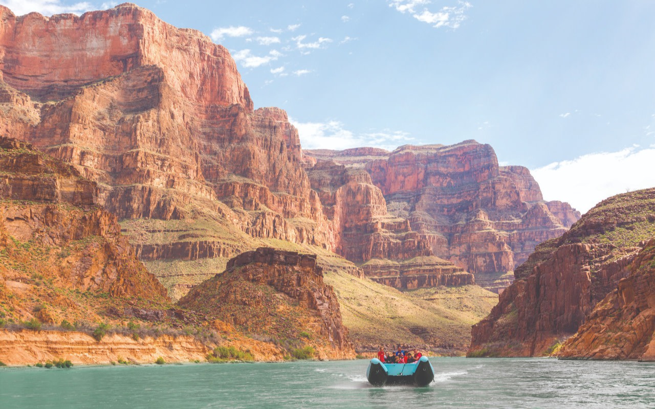 Whitewater rafting with helicopter transfer at Grand Canyon West