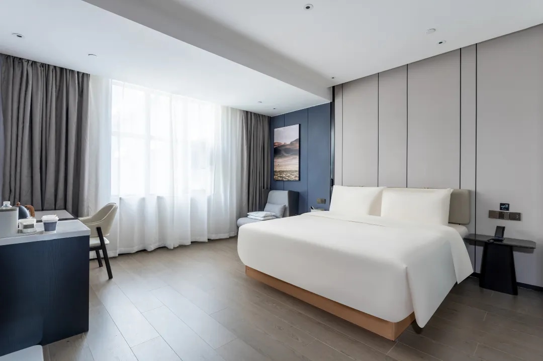 Atour X Hotel Zhuhai Gongbei Port High Speed Railway Station