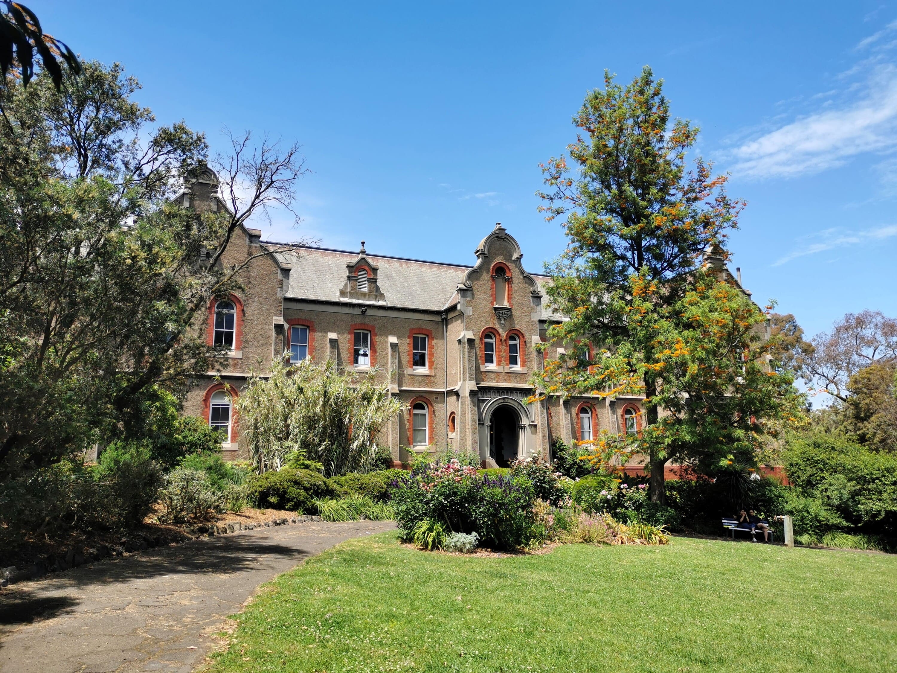 Melbourne Tour: Walk the Yarra &amp; Heritage Convent Experience