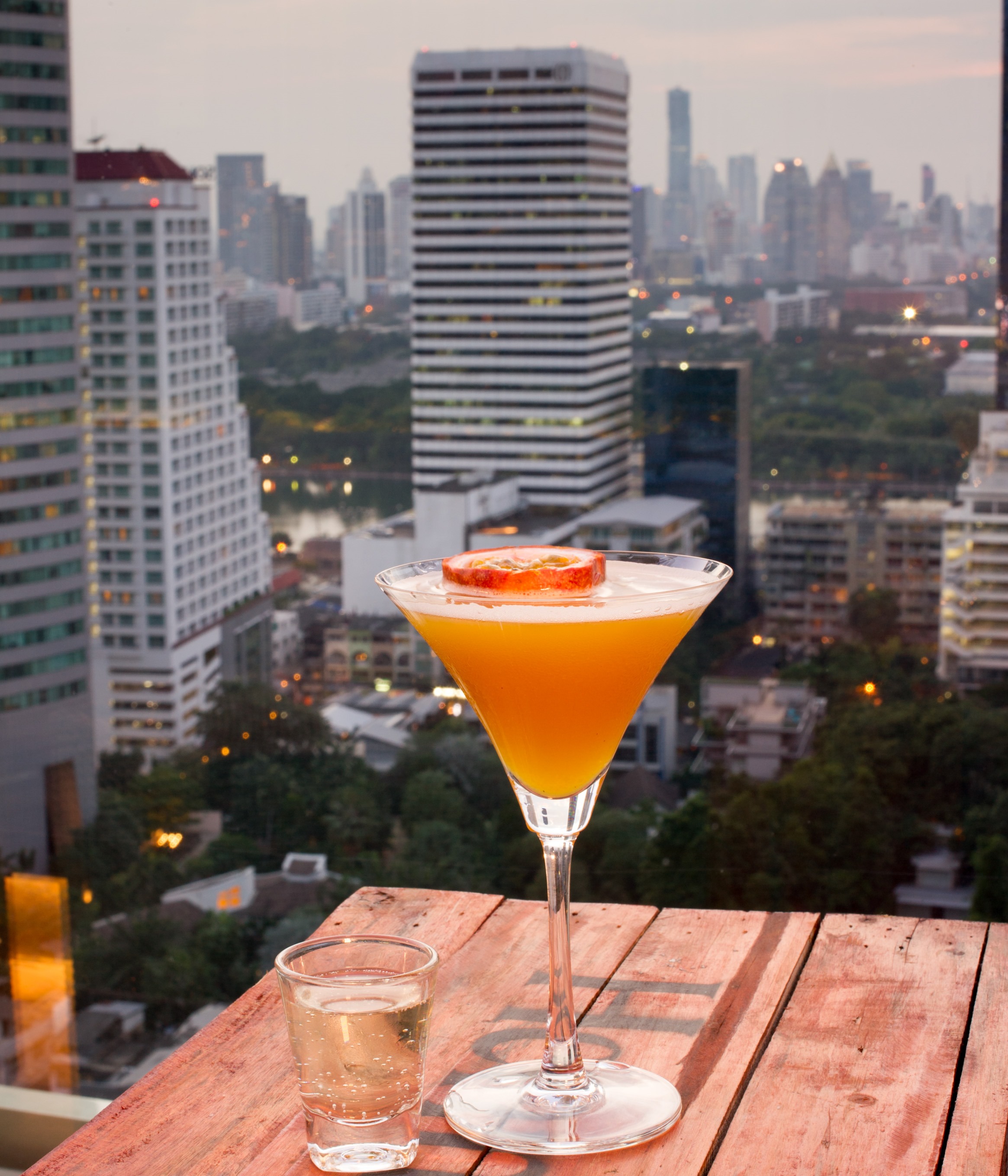 Sky on 20 Rooftop Bar Novotel Bangkok Sukhumvit 20