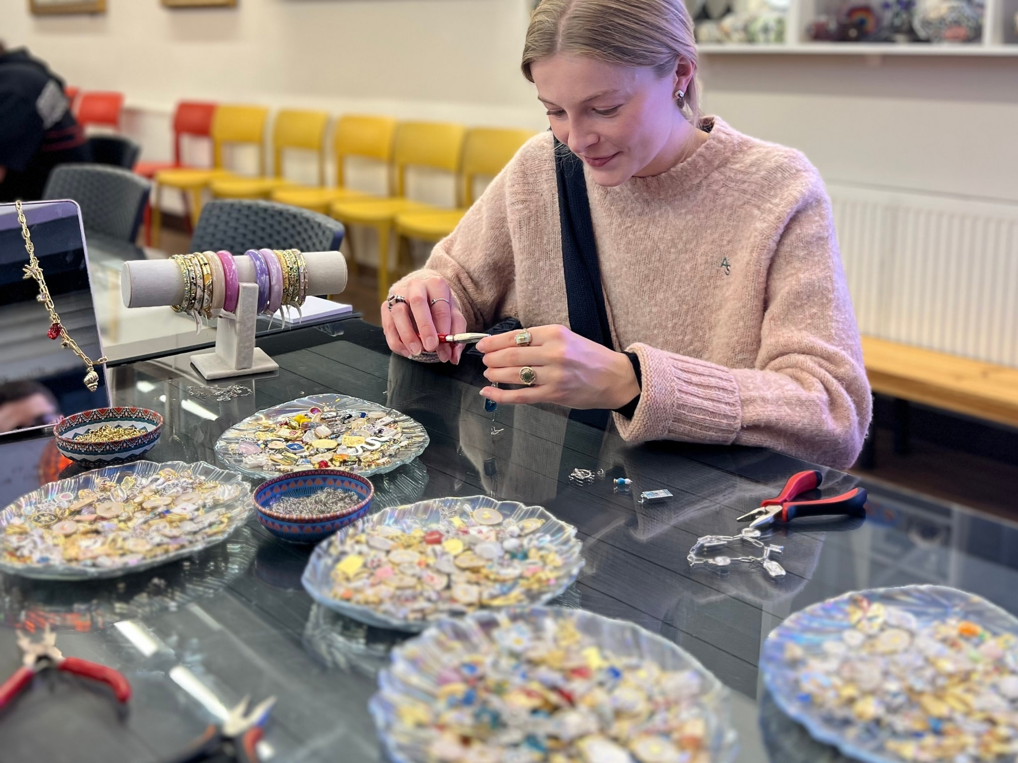 Стамбул: Мастер-класс по созданию ювелирных украшений с чаем и угощениями