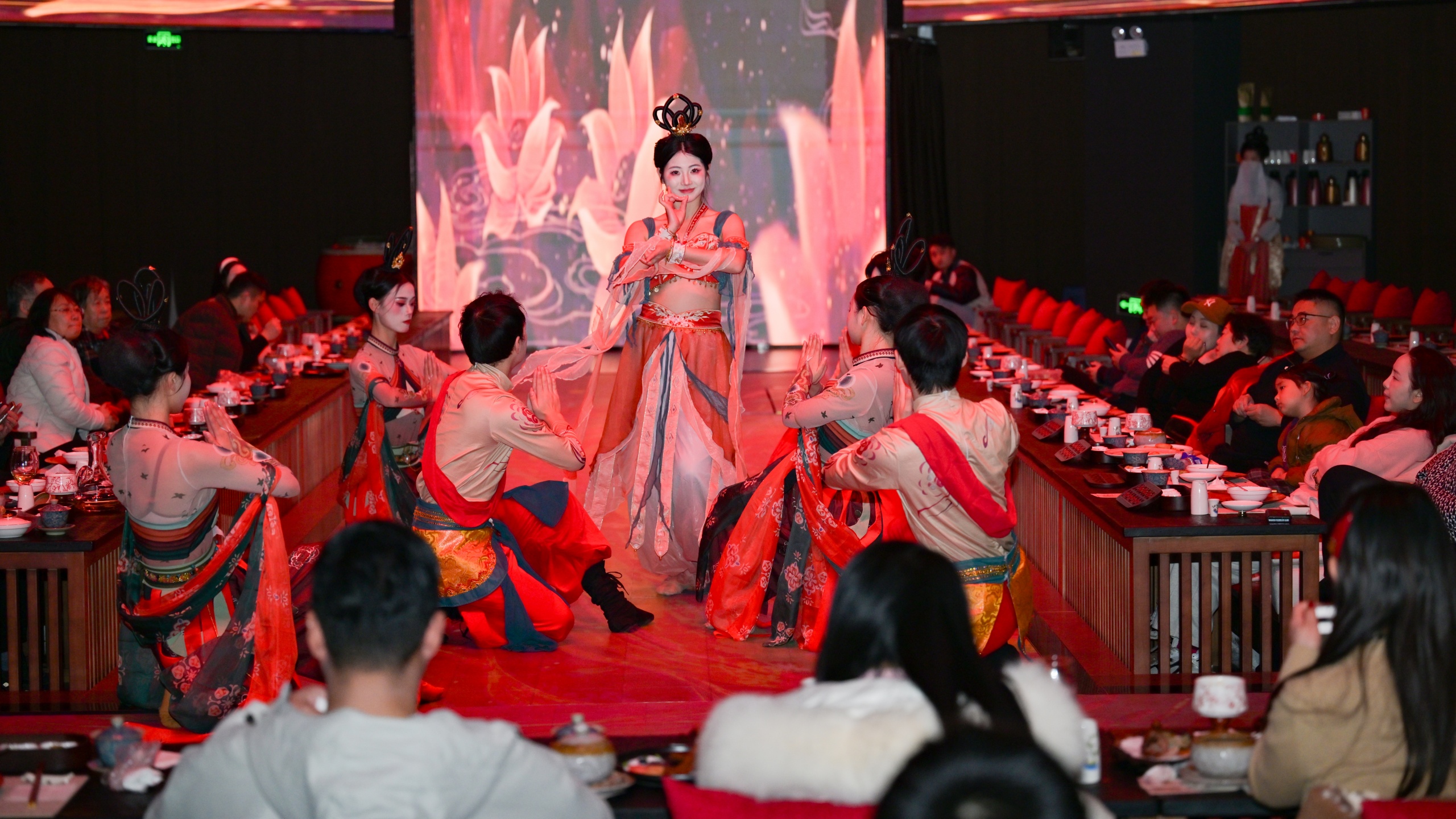 Guiyang Lingluo Banquet Cultural Theme Meal Show