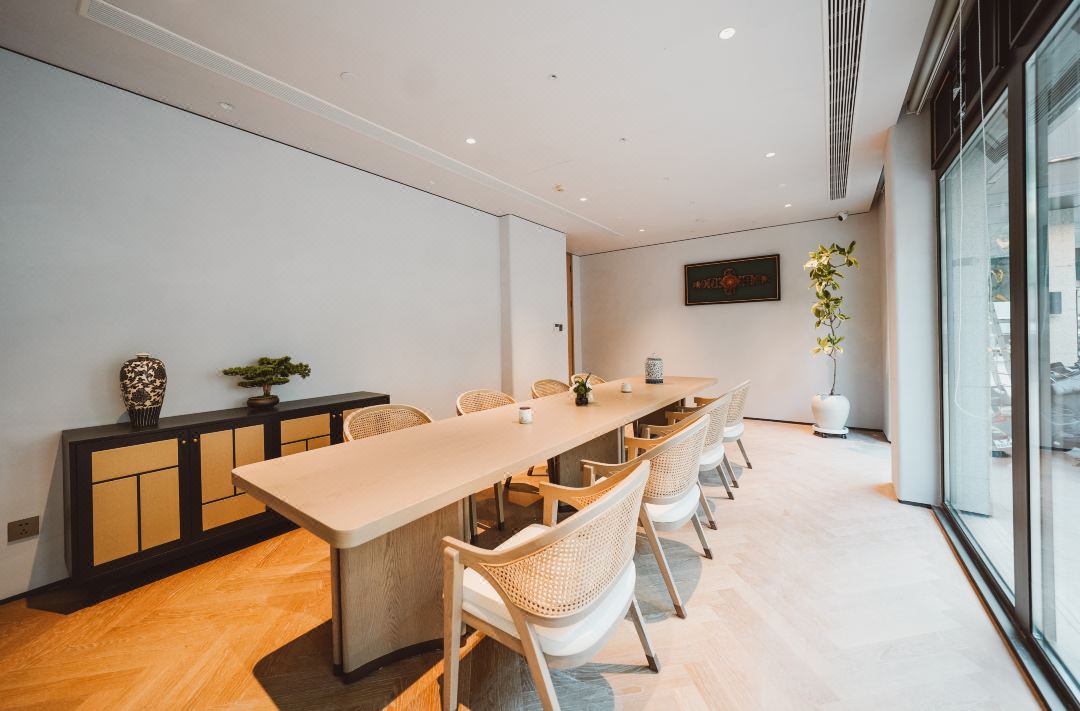 Cedar Art Hotel Meeting Room
