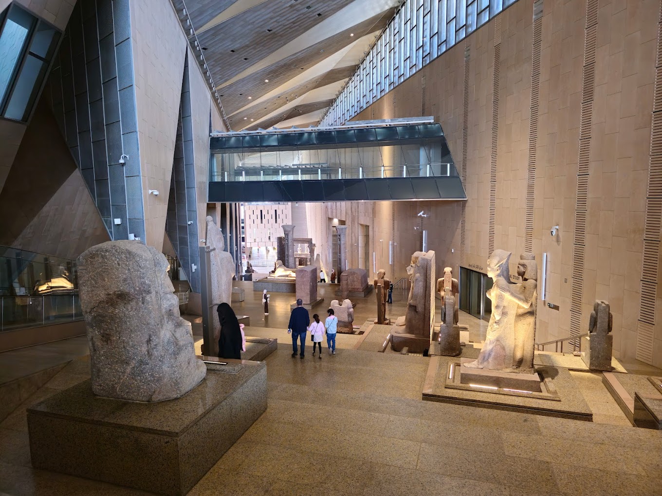 從開羅出發：吉薩金字塔、大埃及博物館 (GEM) 之旅（含午餐）
