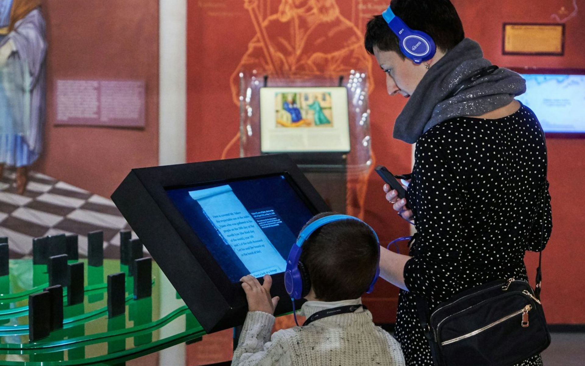 通過觸動情感和激發好奇心的沉浸式展覽，體驗一次意義非凡的旅程