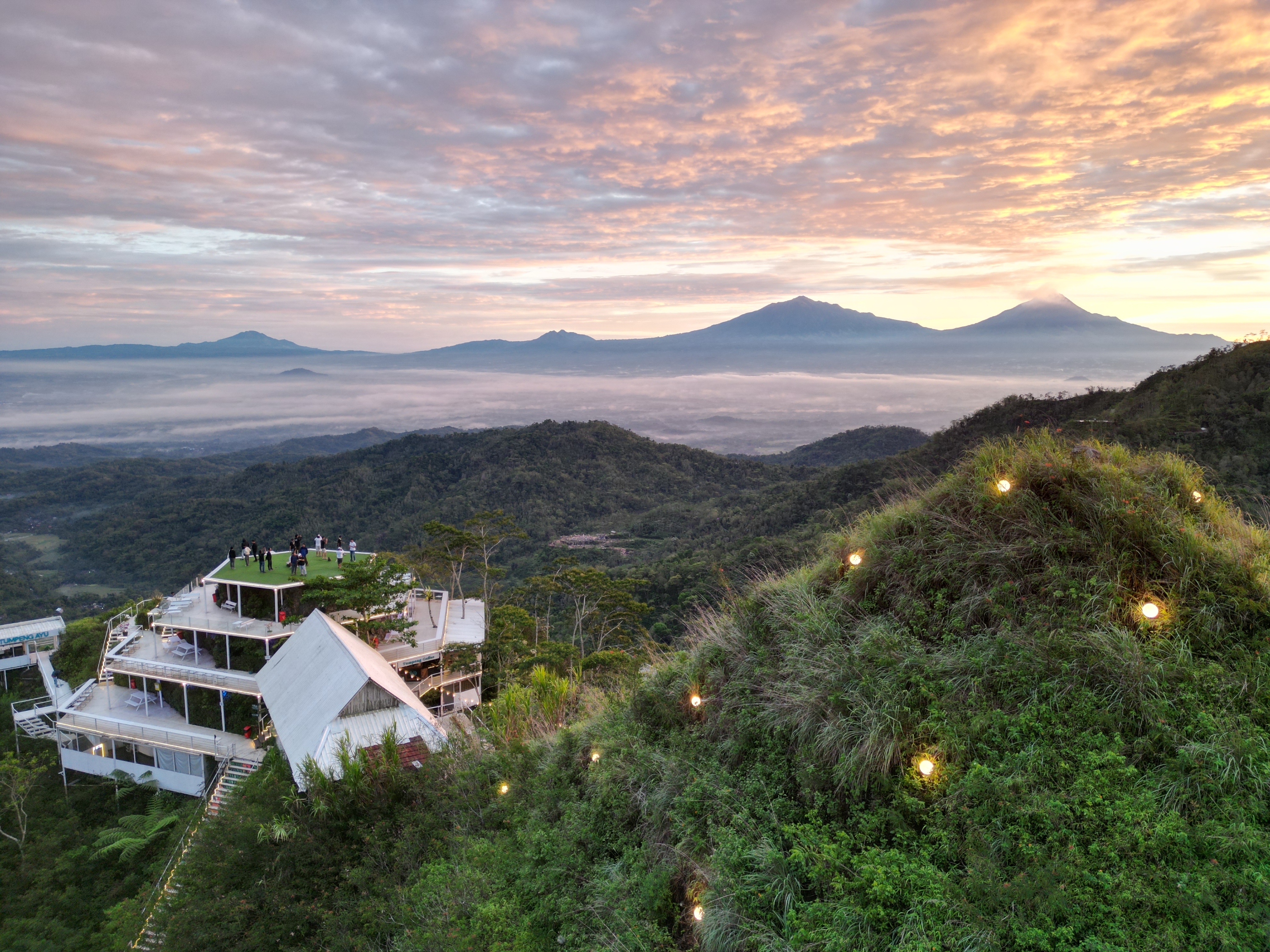 Private Day Tour with Refresh Body Spa &amp; Reflexology in Yogyakarta