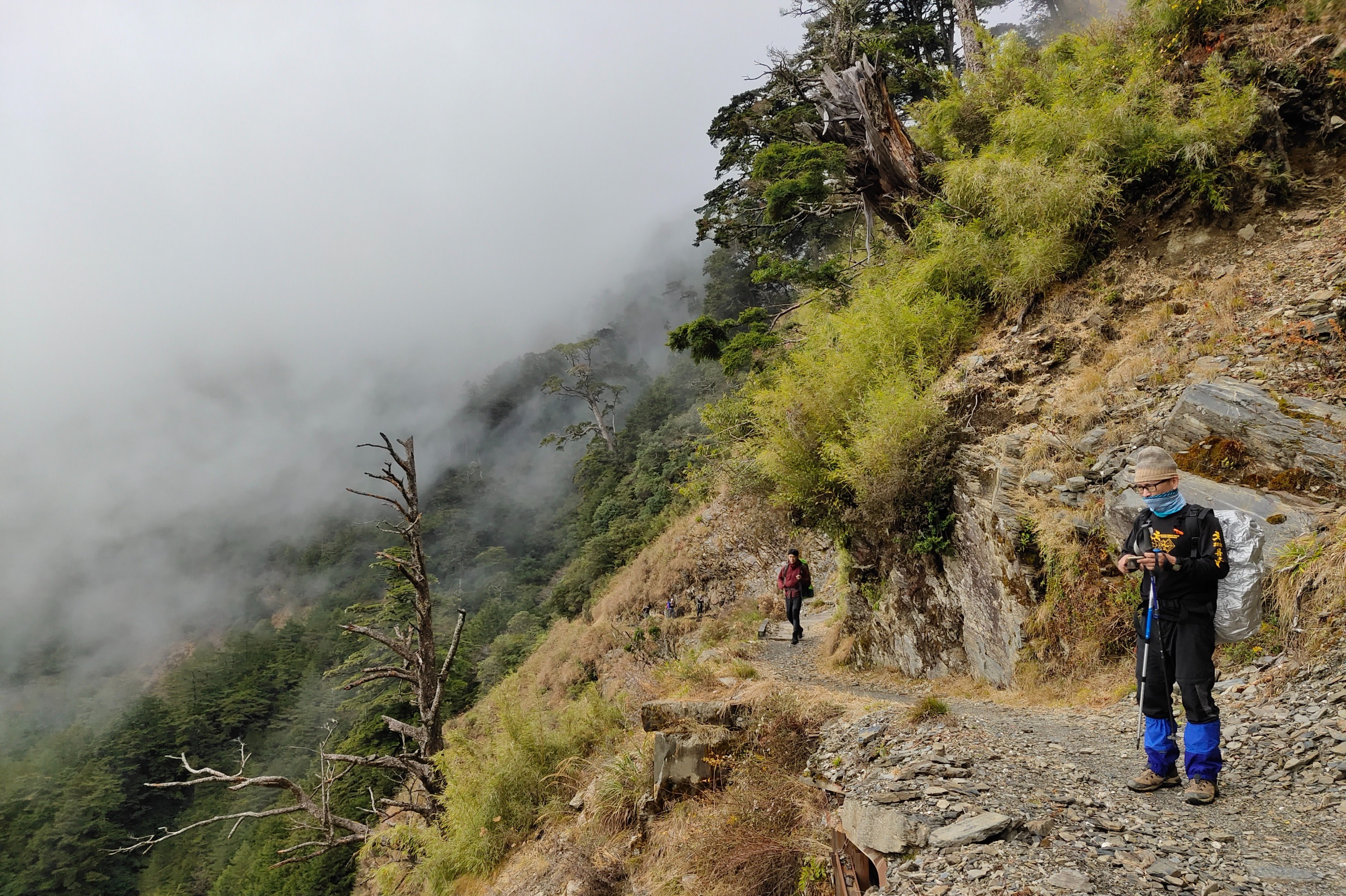 由景觀絕佳的「能高越嶺古道」進入,沿途經過雲海保線所、三層瀑布 由景觀絕佳的「能高越嶺古道」進入,沿途經過雲海保線所、三層瀑布