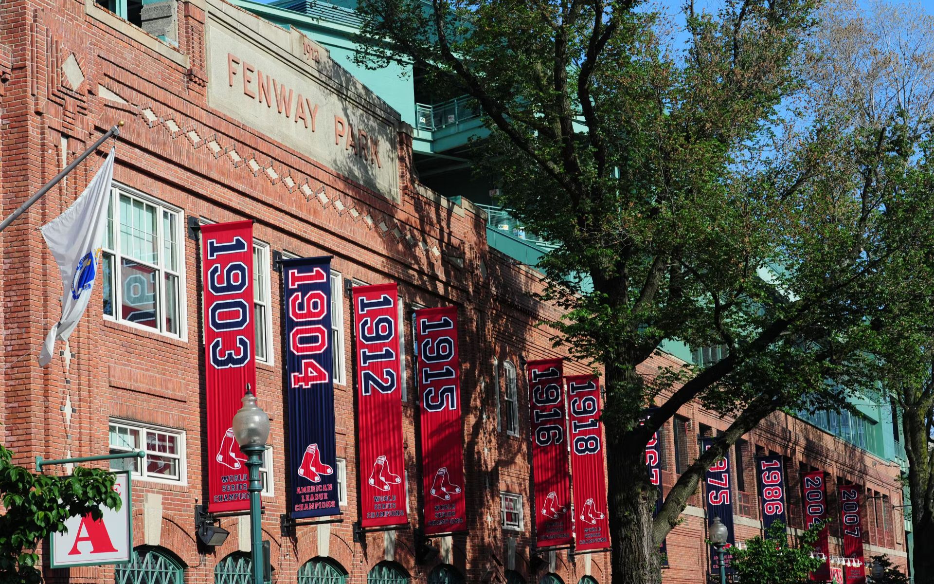 Fenway Park walking tour in Boston 