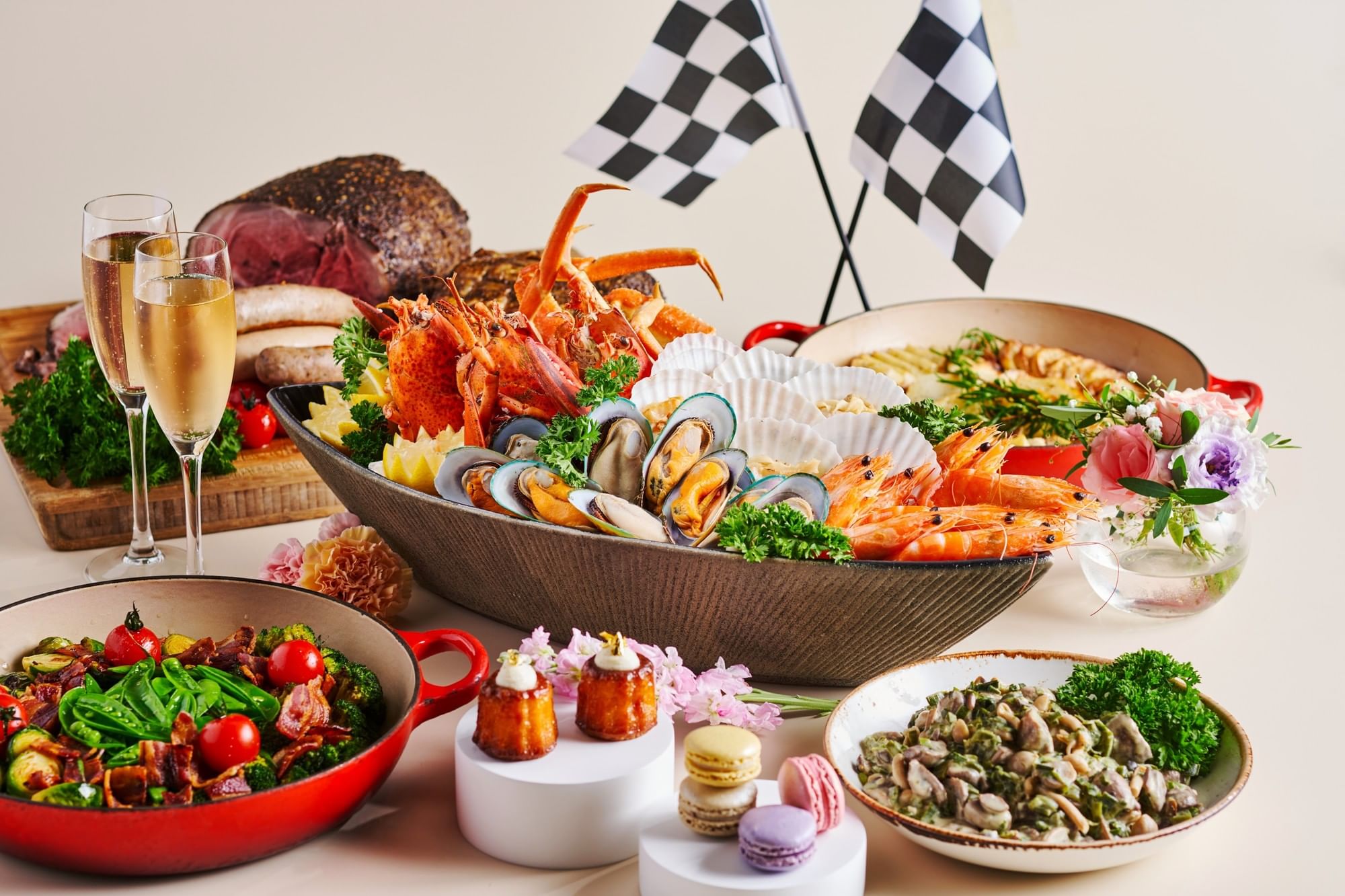 Savour the weekend of speed with a Roaring Dinner Feast!