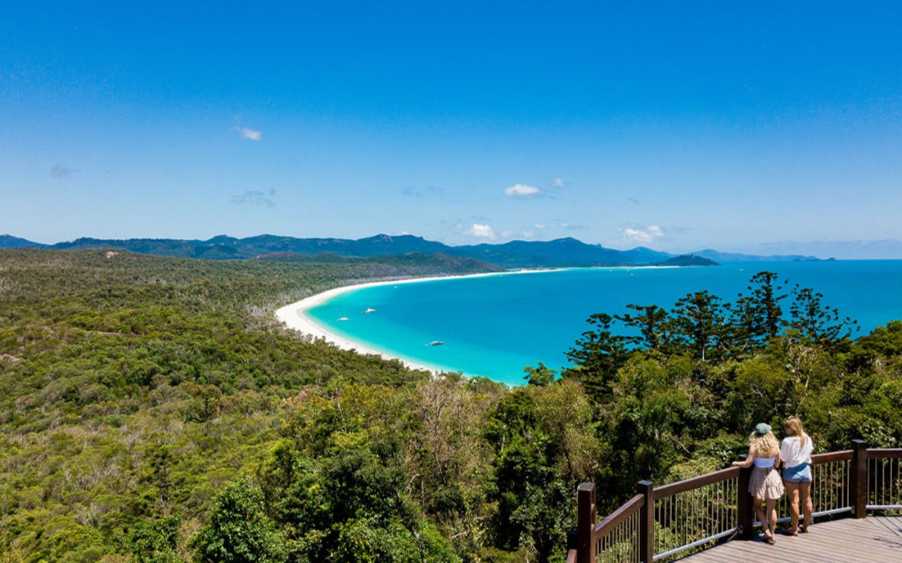 Whitehaven Beach Discovery with Optional Snorkeling Experience