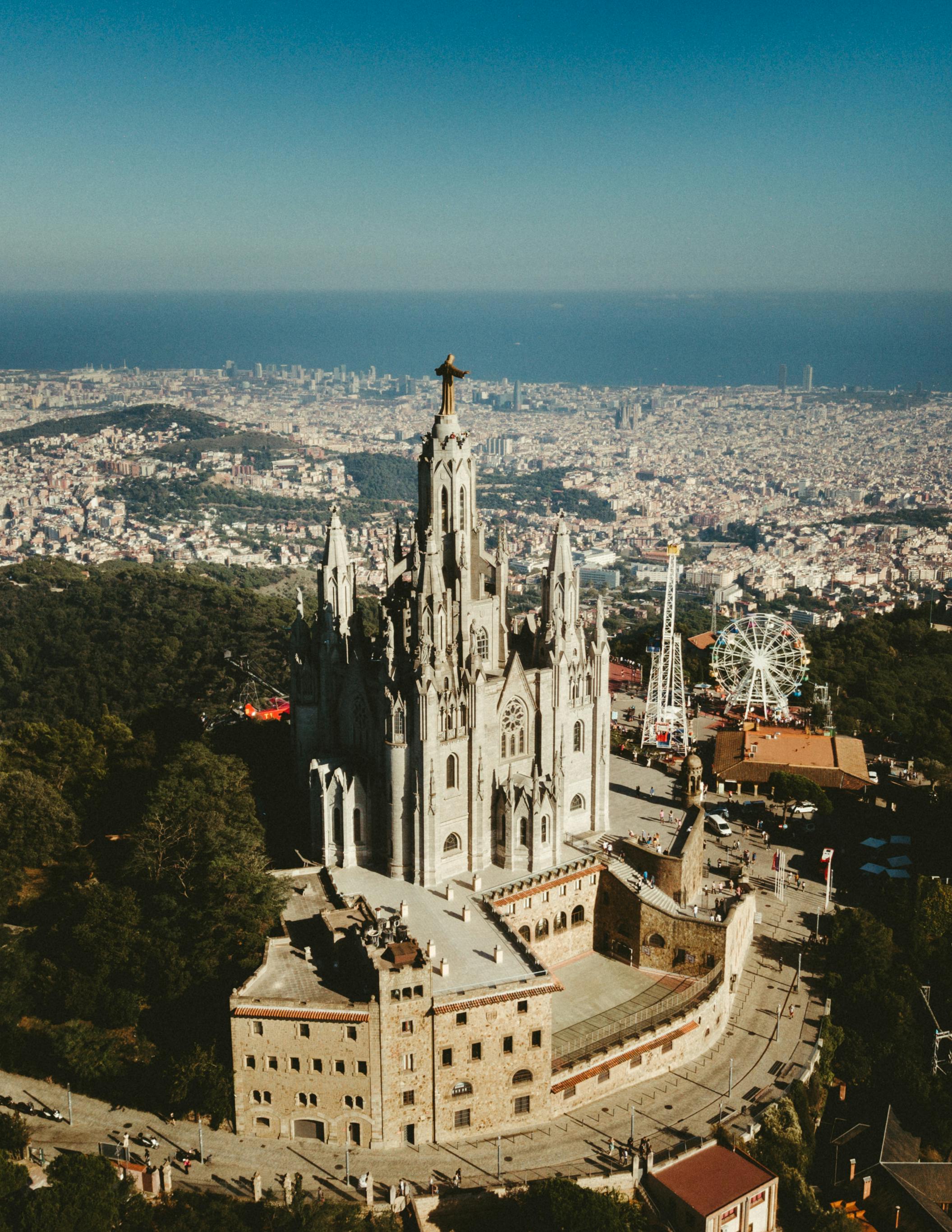 Barcelona City Highlights Full-Day Private Guided Tour