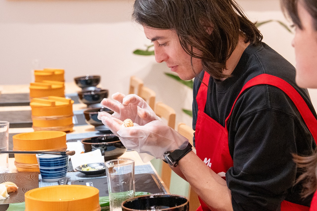 在京都與專業壽司師傅一起學習製作壽司