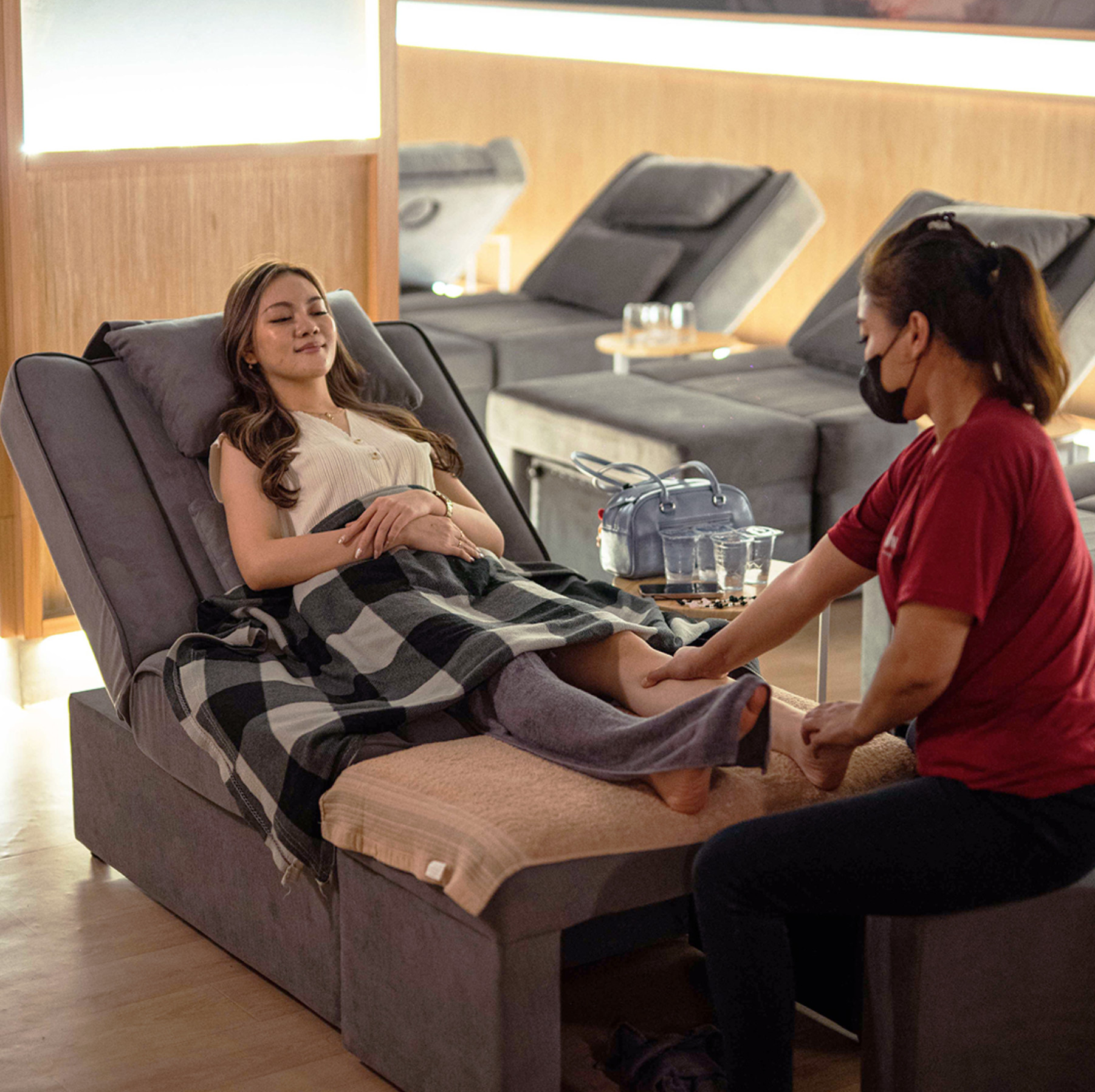 Hakone Reflexology & Relaxing Massage Experience in Jakarta