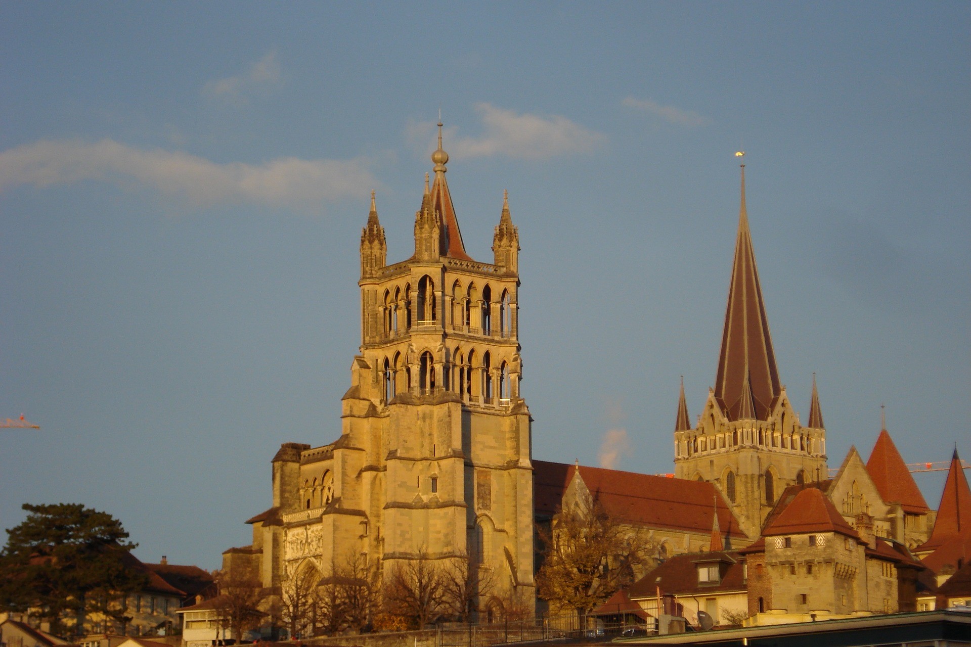 Exclusive Private History Tour with a Local in Lausanne