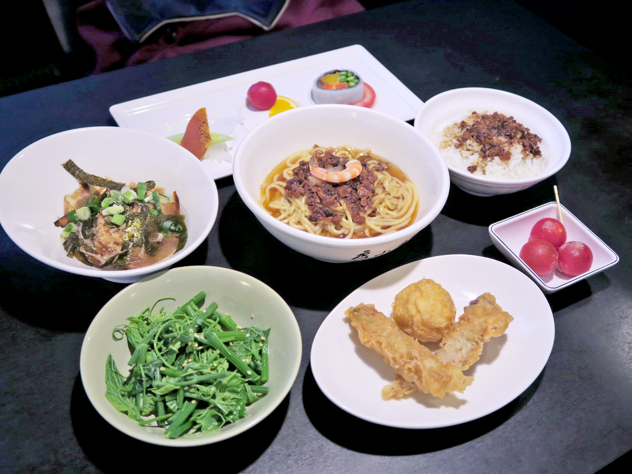 DU HSIAO YUEH Taiwanese Cuisines (Zhongxiao Store Limited)-MRT Zhongxiao Dunhua Station