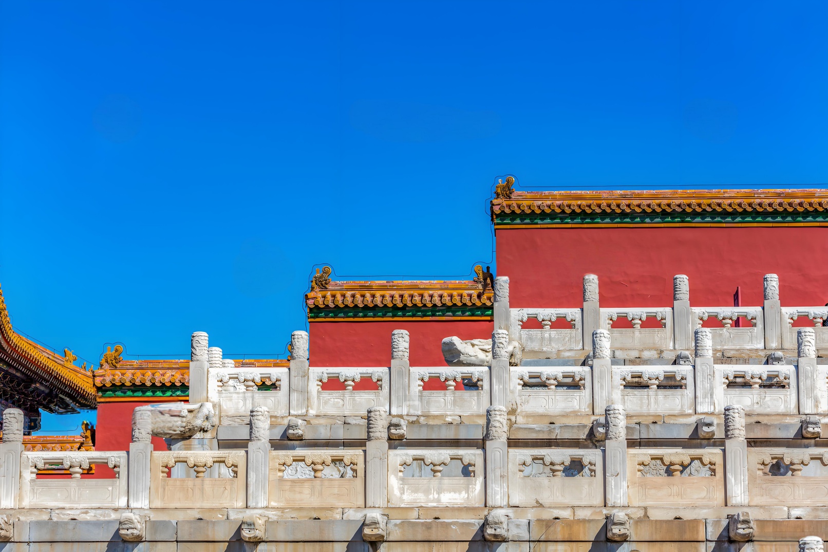 Tour the capital, watch Peking opera, eat roast duck, see giant pandas, and taste special food attractions