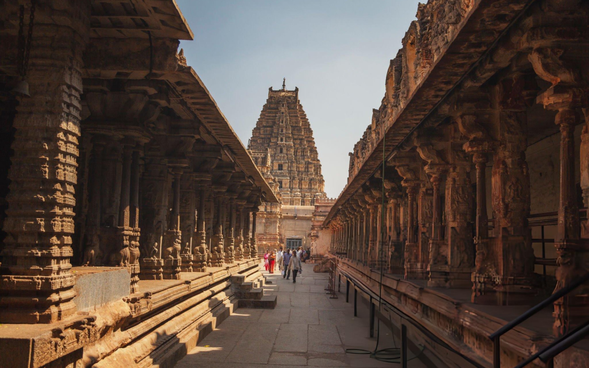 Experience Hampi’s Rich History: Guided Full Day Tour by Car