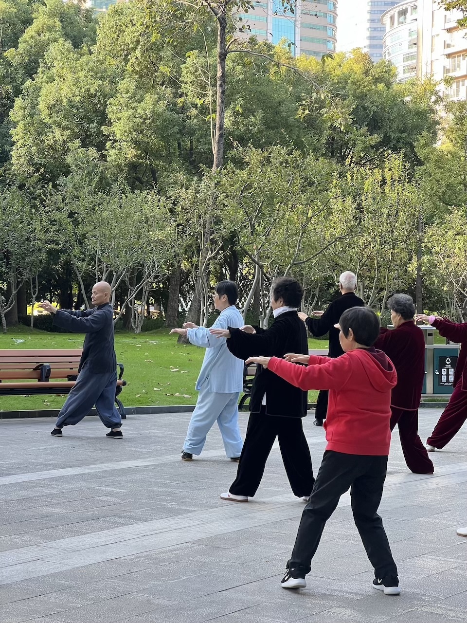 公園太極後吃當地早點，體驗中國傳統養生文化 - Eatwith