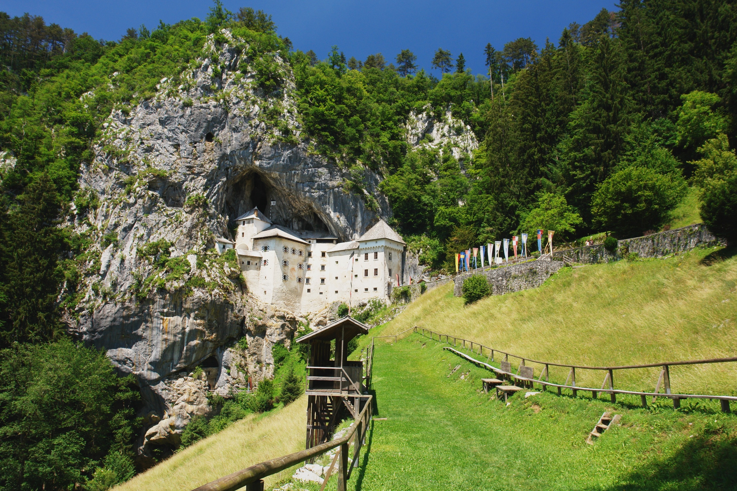 Postojna Cave, Predjama Castle and Lake Bled Tour from Ljubljana