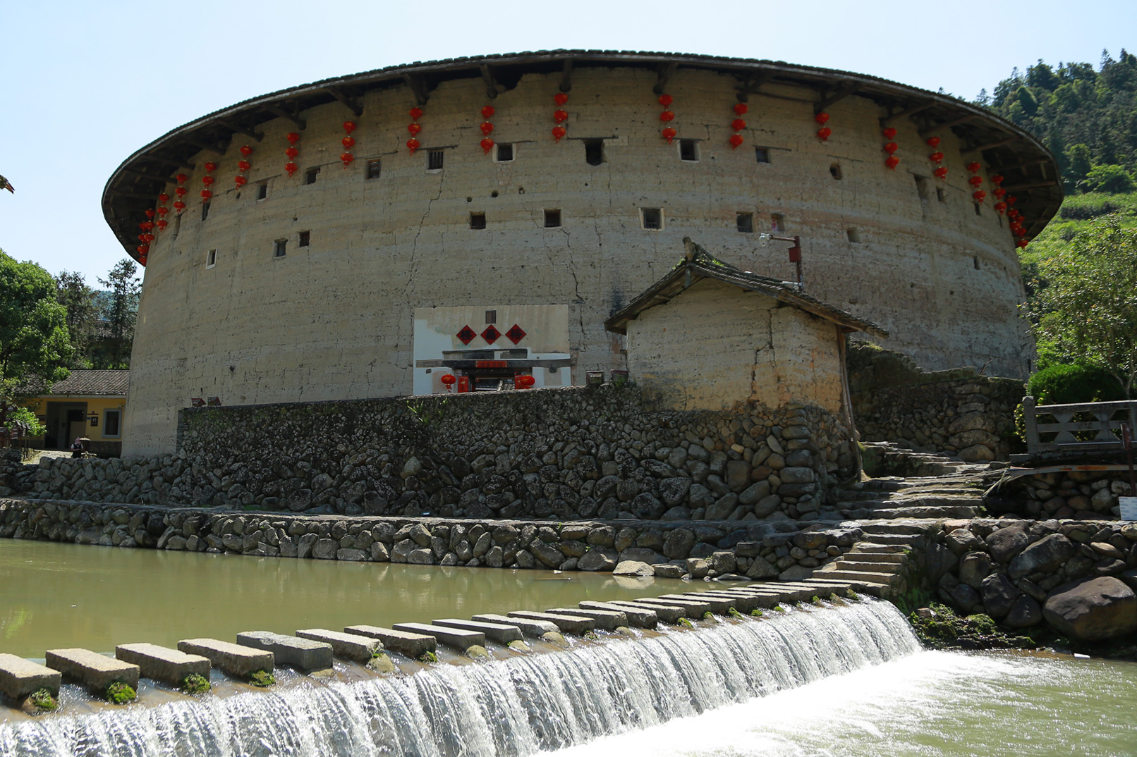 廈門出發 雲水謠古鎮+福建土樓(永定)景區+福建土樓王景區一日遊