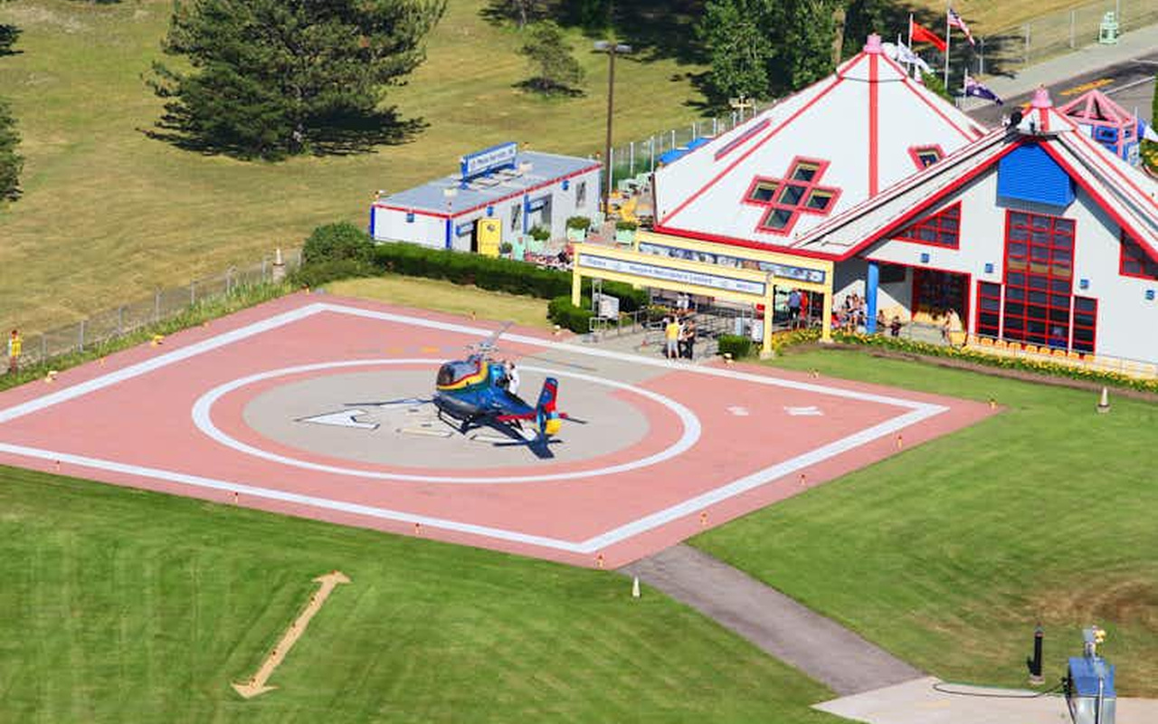 Begin your unforgettable aerial adventure at the fully equipped Niagara Helicopters terminal and launch pad