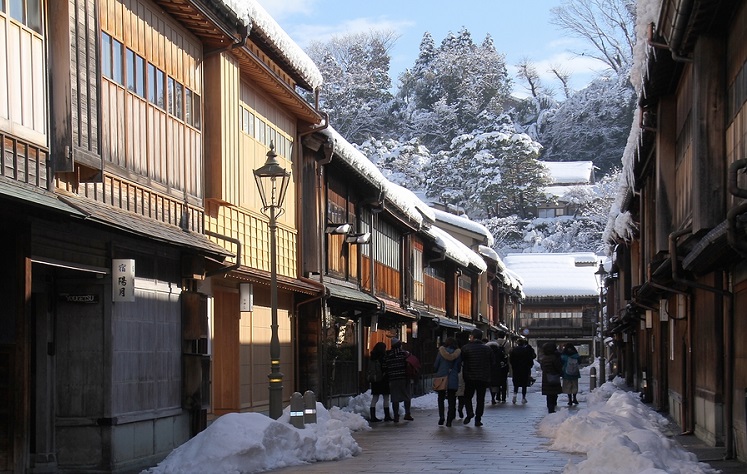 近江町市場 & 白川鄉 & 飛騨高山2天1夜遊（大阪巴士出發）