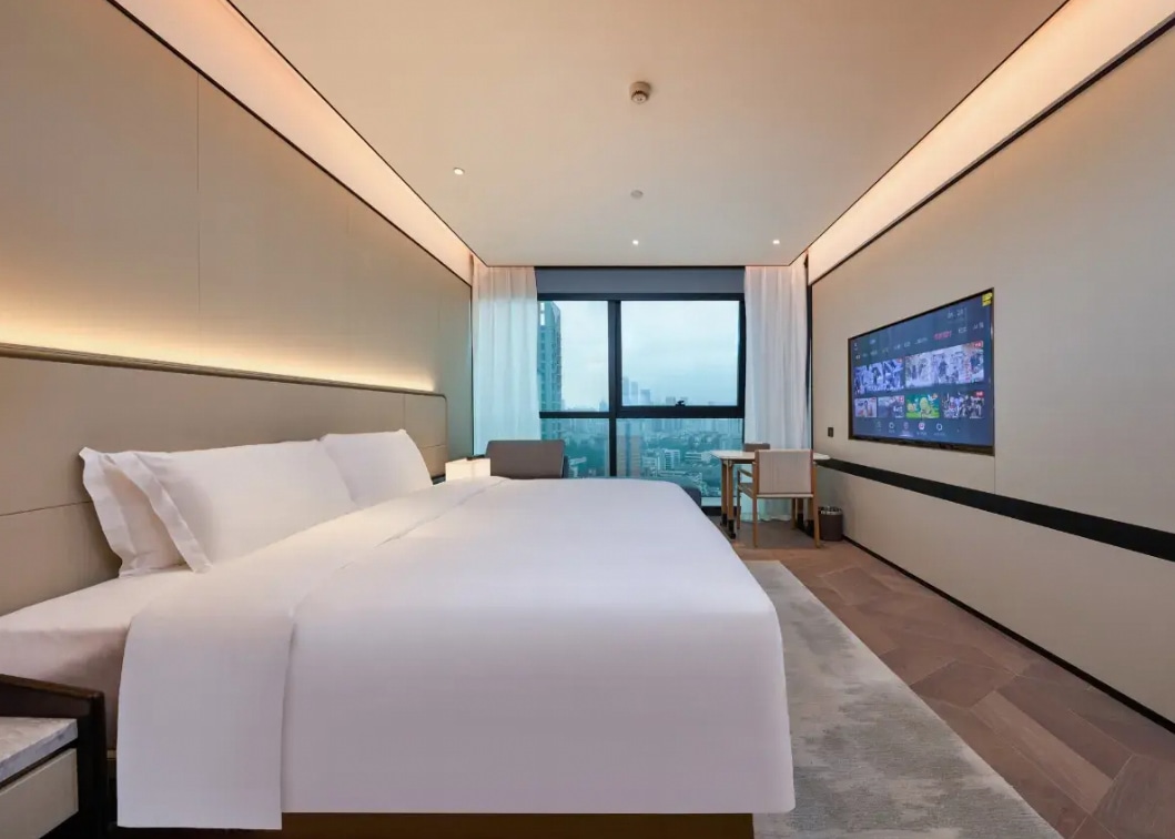 Many Clouds Quietly Hidden City View King Room