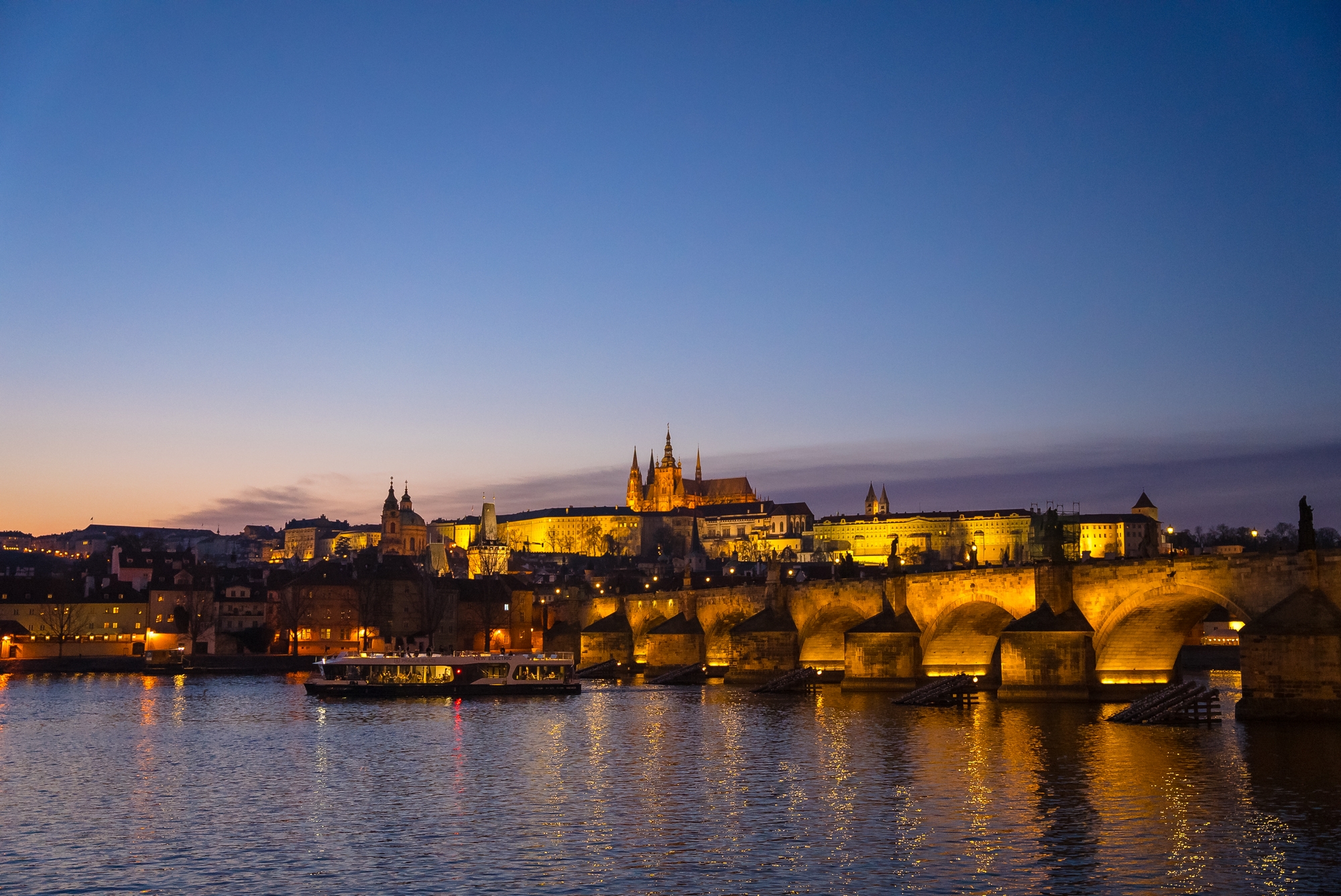 Vltava River Evening Eco Cruise with Prosecco in Prague