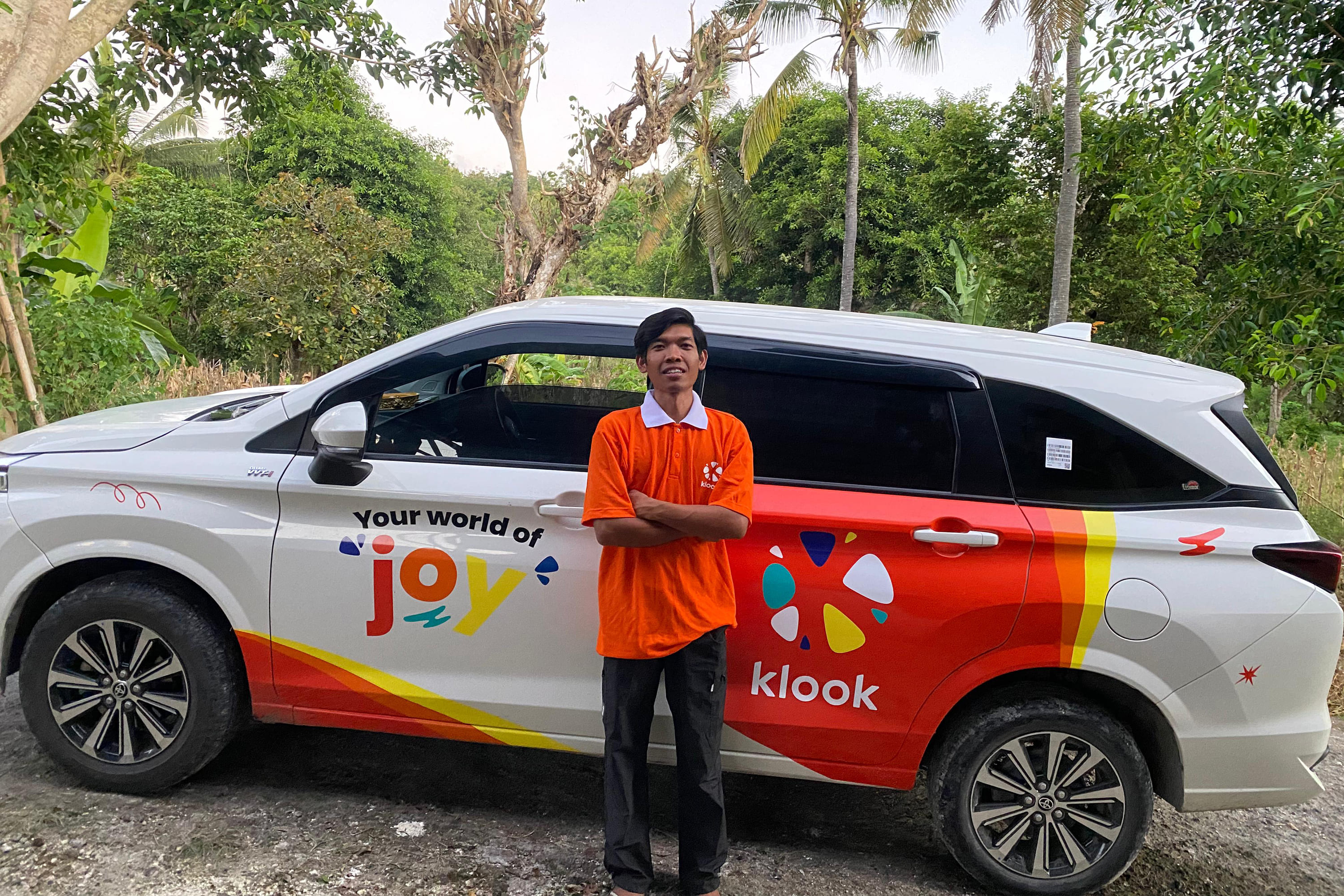 The driver who picks you up is very friendly in communicating with you.