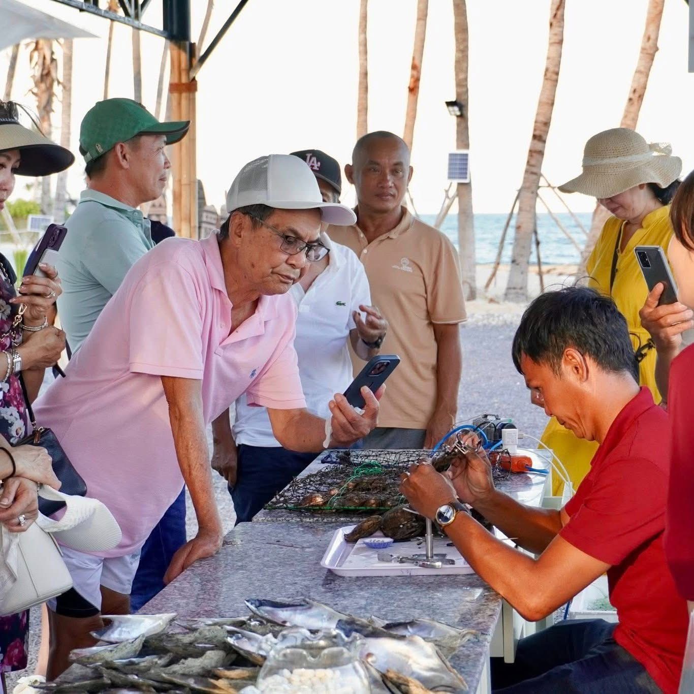 Explore the Underwater World of Pearls in Nha Trang