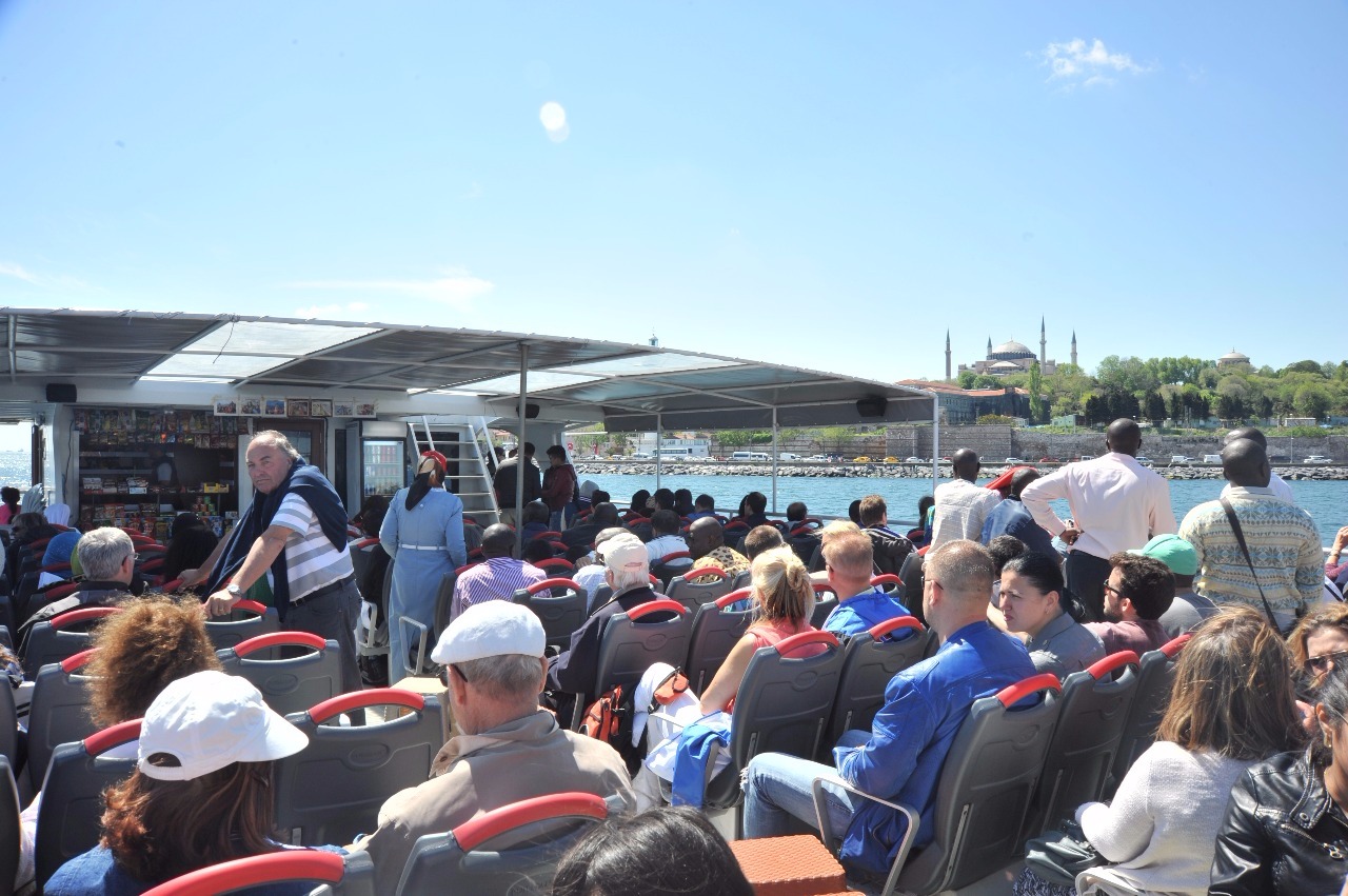 Istanbul Bosphorus Boat Cruise Tour MORNİNG or SUNSET )