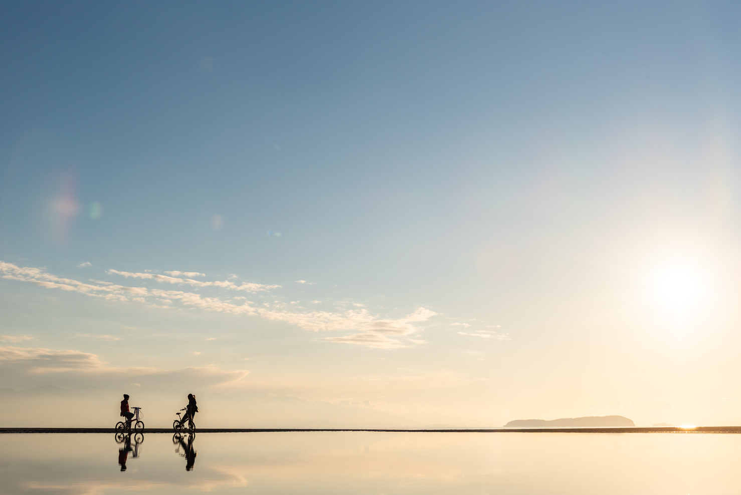 當太陽落山時，邊界悄然消逝。