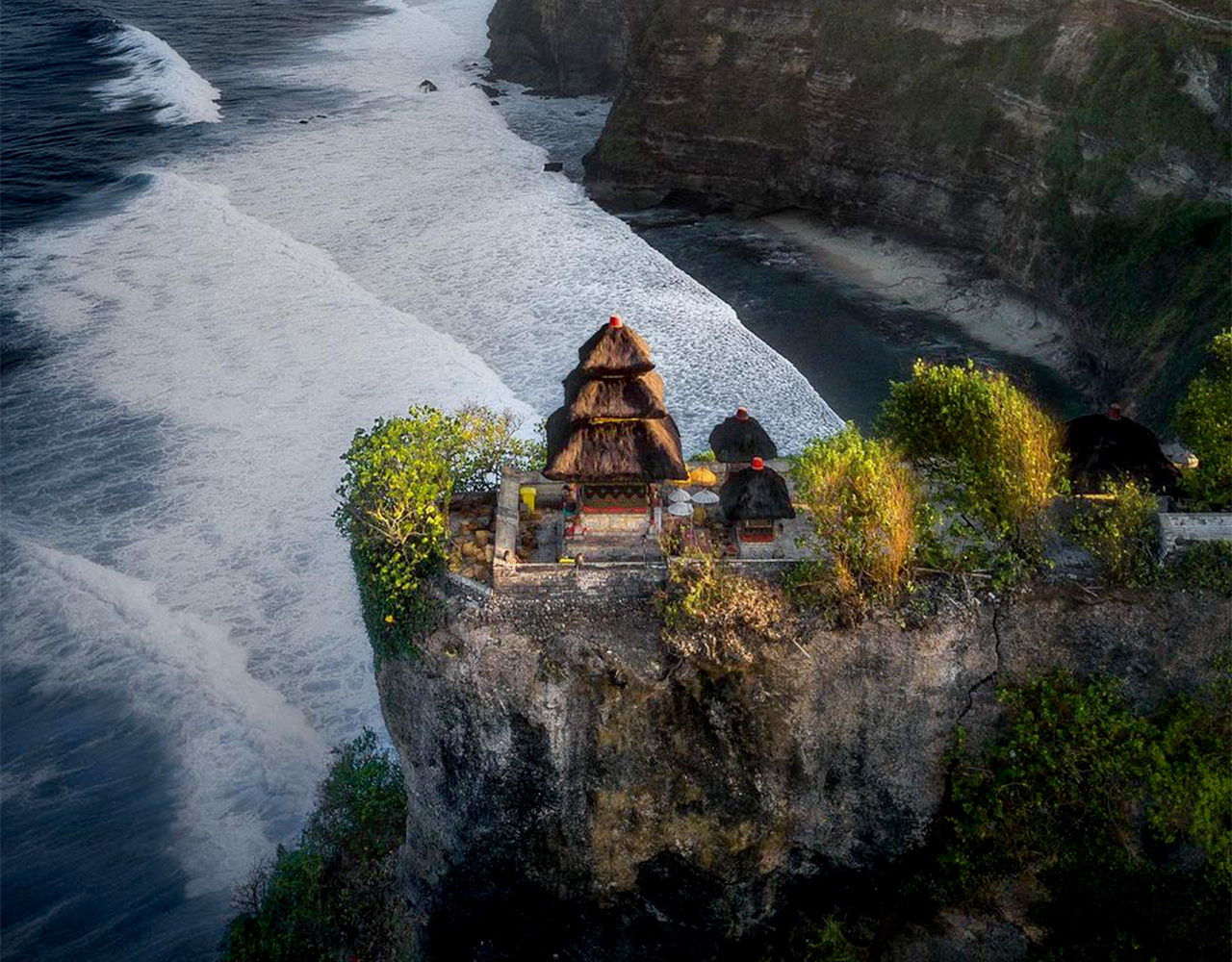 Karang Boma Cliff Sunset and Kecak Fire Dance in Uluwatu 