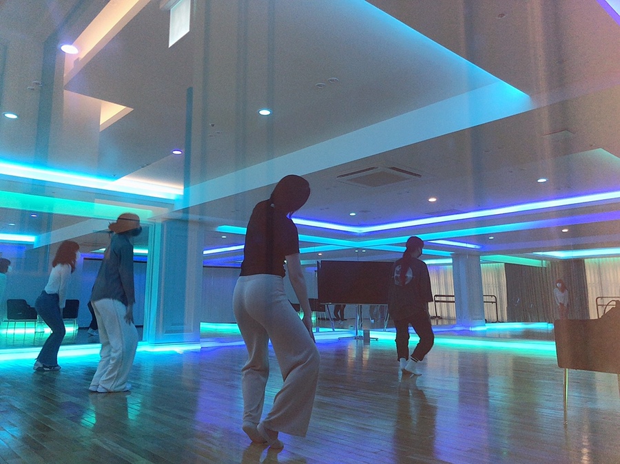 K-POP Dance Class with Seokchon Lake & Lotte World Tower View 