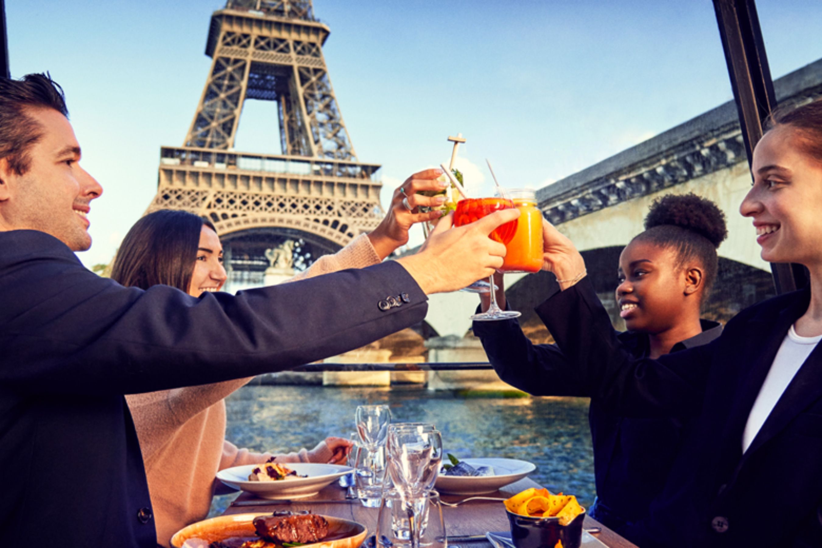 Seine River Cruise with Lunch or Dinner in Paris