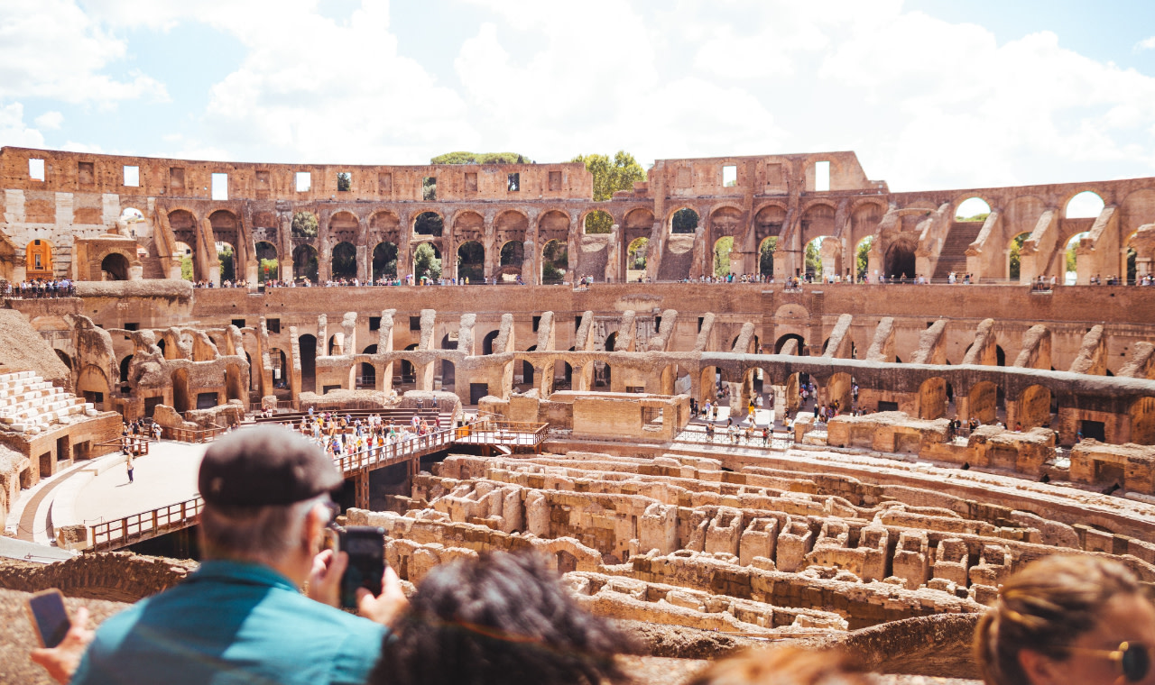 Colosseum, Roman Forum & Palatine half-day tour in Rome