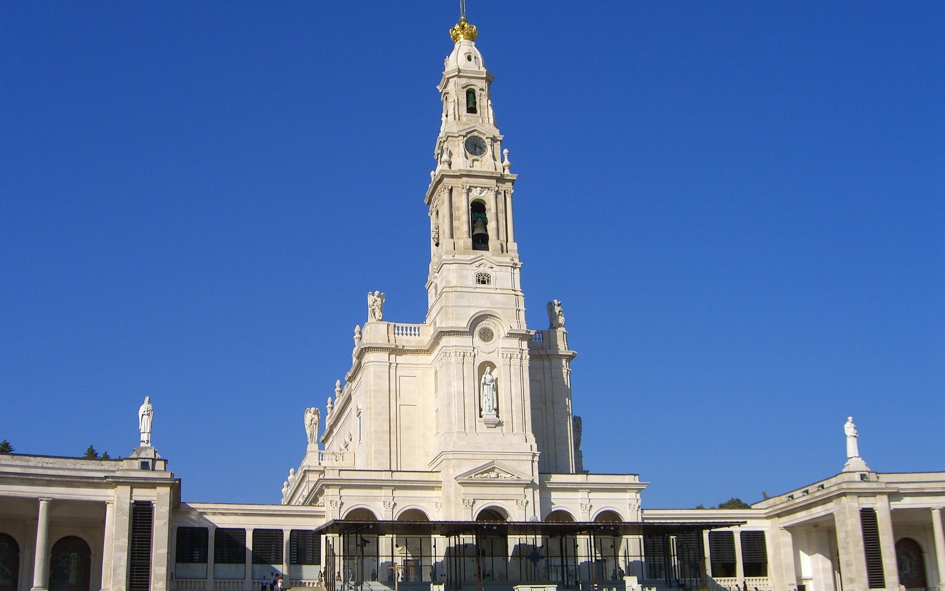 Lisbon: Explore Sanctuary of Our Lady of Fátima - Guided Tour