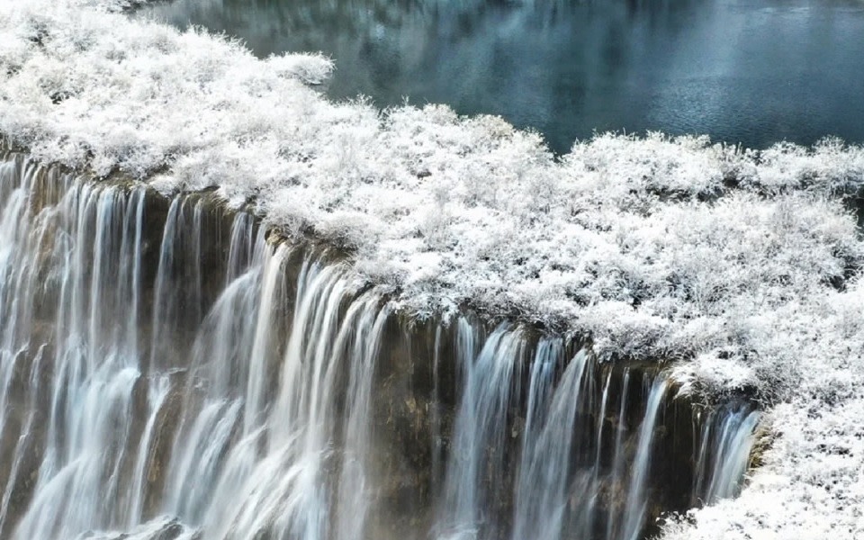 Sichuan Jiuzhaigou Huanglong High-Speed Rail Boutique 2-Day Tour (Multiple Group Types Available)