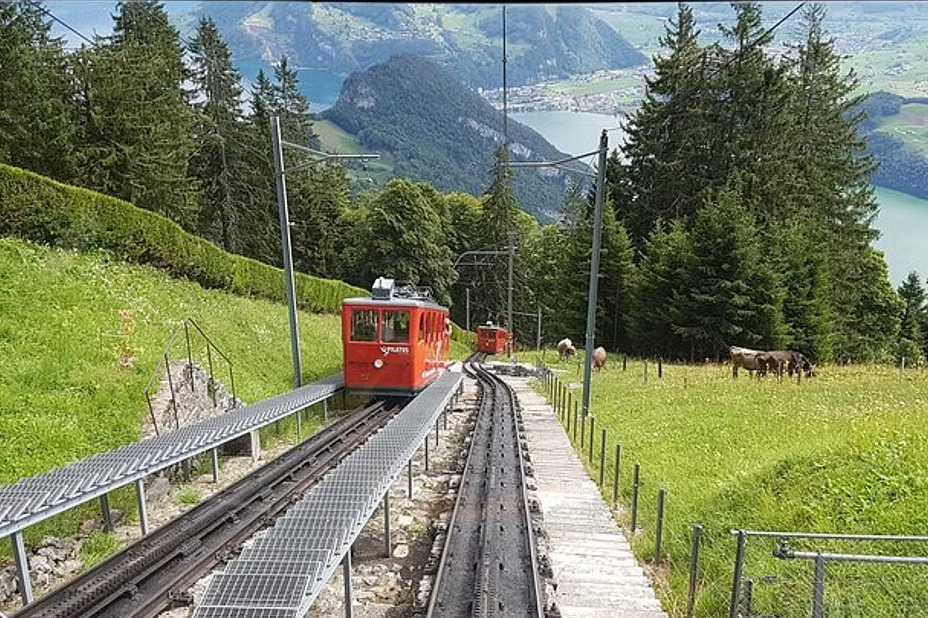 ピラトゥス山 ゴールデンラウンドトリップ・湖クルーズ 少人数グループツアー（チューリッヒ発）