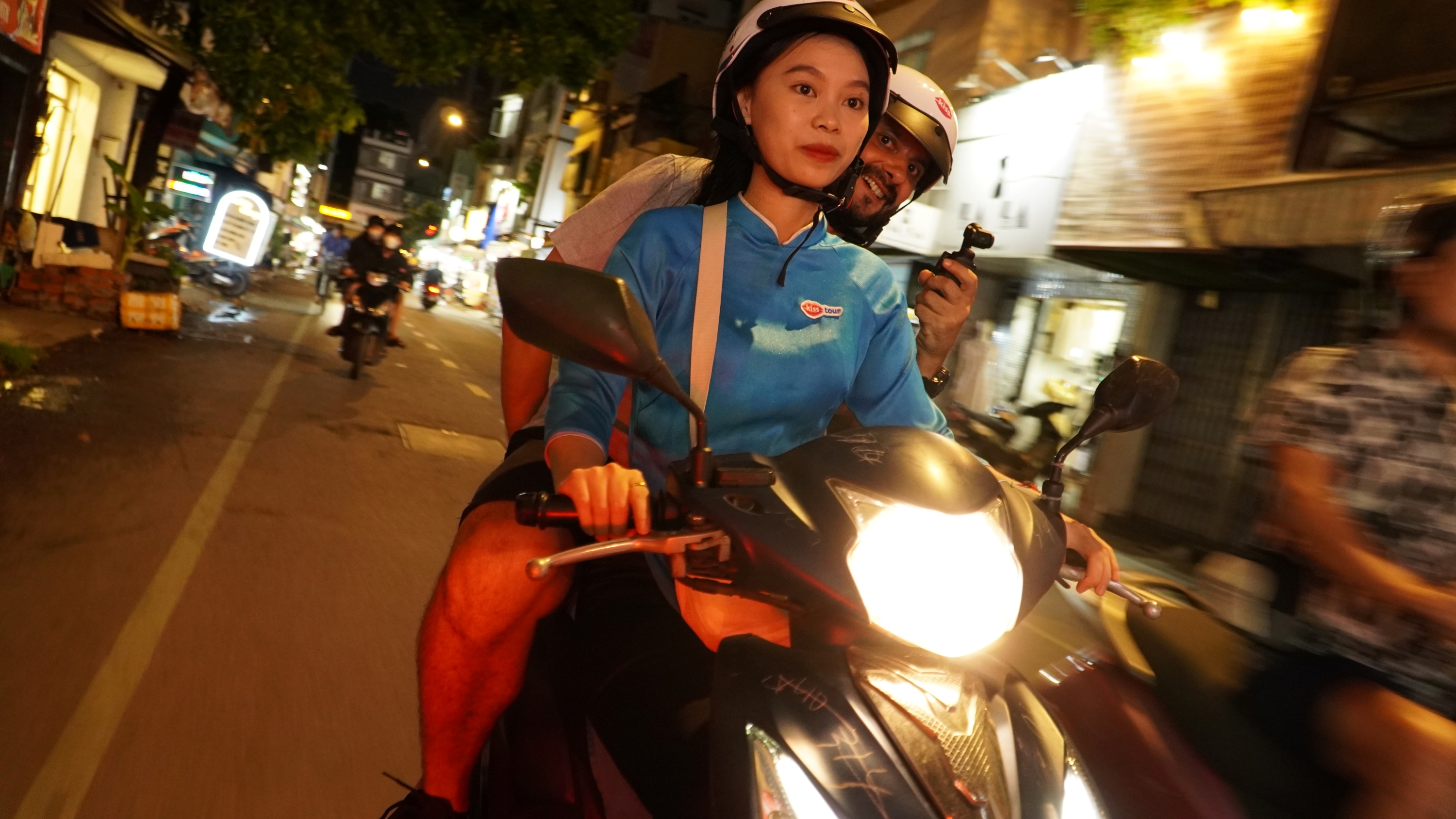 西貢奧黛摩托車美食觀光之旅
