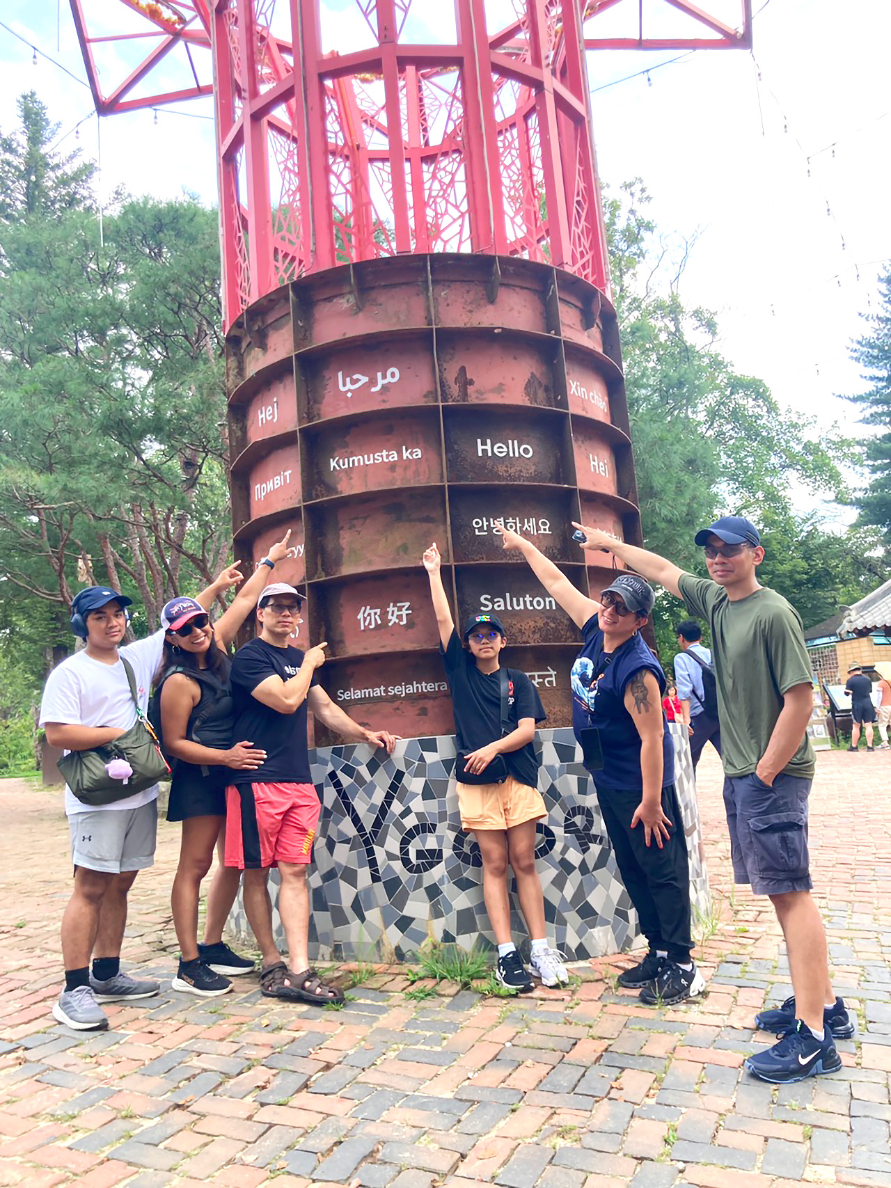 夏季，南怡島的水杉路變成了一條夢幻般的綠色隧道。這裡完美融合了自然、文化和休閒！