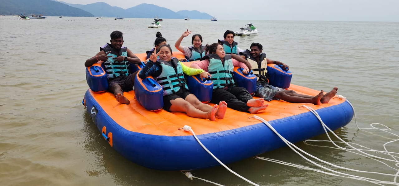 Parasailing & Banana Boat Experience in Batu Feringgi