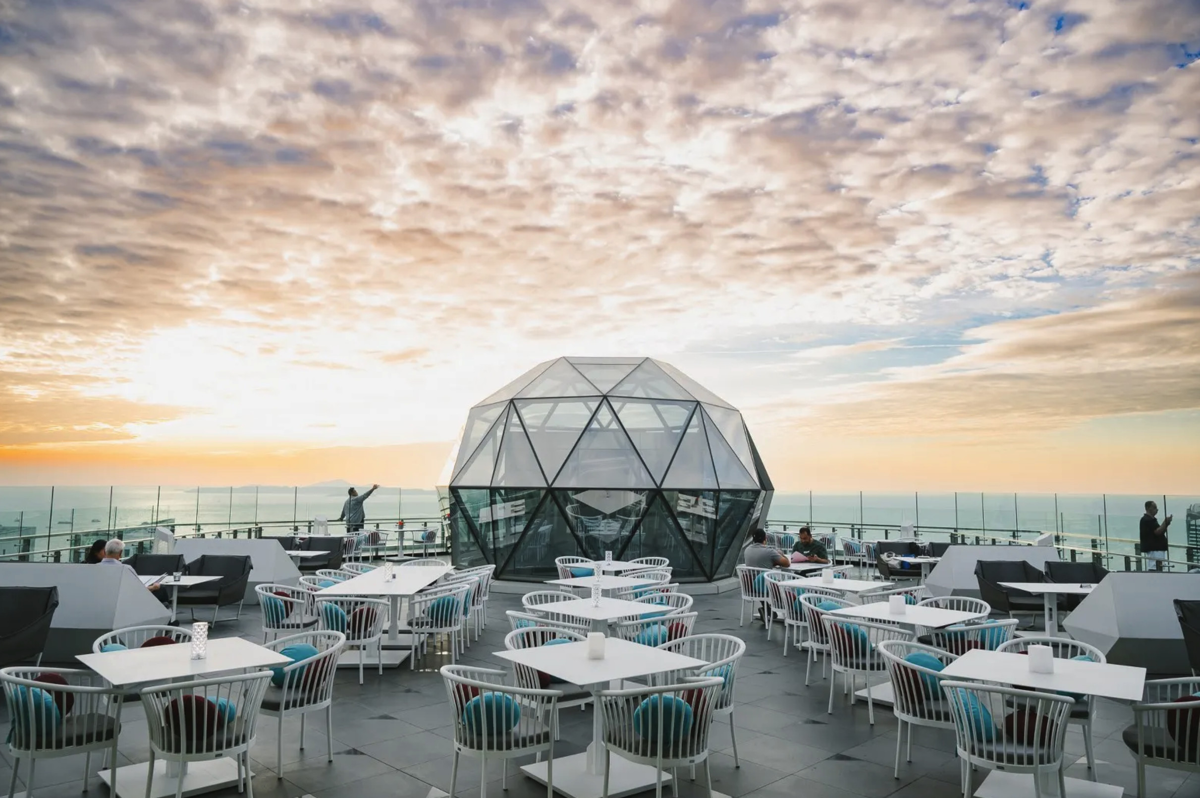 The Sky 32 Rooftop Dining at Grande CentrePoint Hotel (Pattaya)